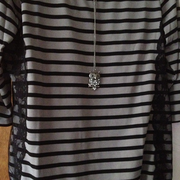 Shirt grey wit black stripes
