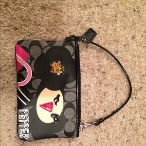 🎉HP🎉Coach pepper wristlet!!! Limited edition