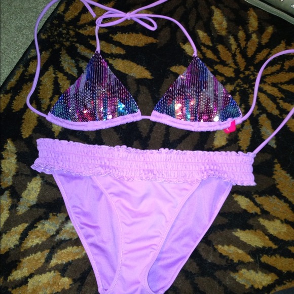 VS bikini