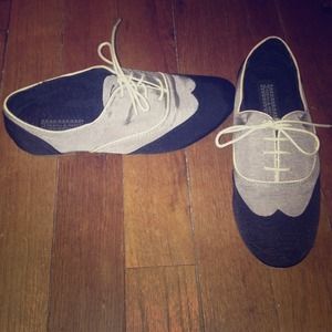 Vintage ballet flats from Urban Outfitters