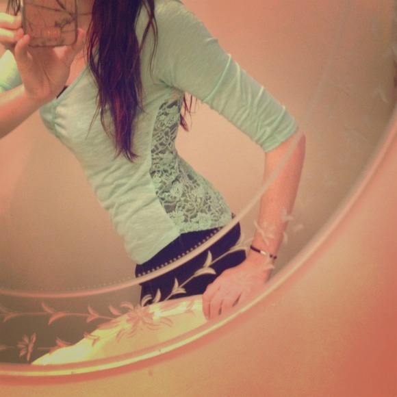 Adorable teal quarter sleeve top! - Picture 1 of 4