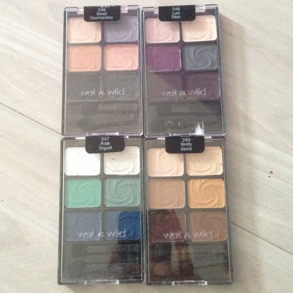 ‼️SOLD ‼️ Wet 'N Wild eye shadow palettes!