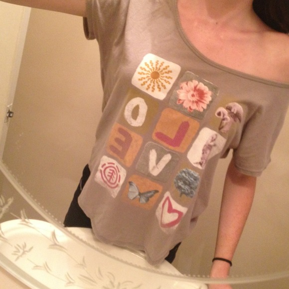 Awesome gray love shoulder shirt! - Picture 4 of 4