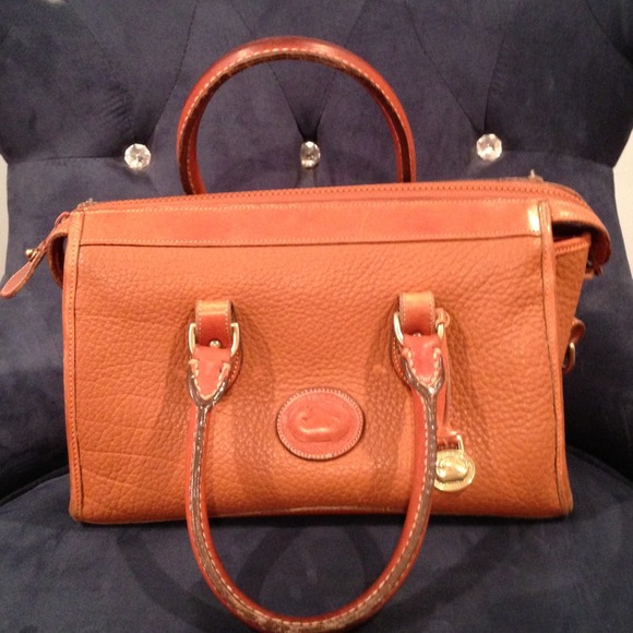 ✨SOLD✨Dooney & Bourke Leather Handbag.