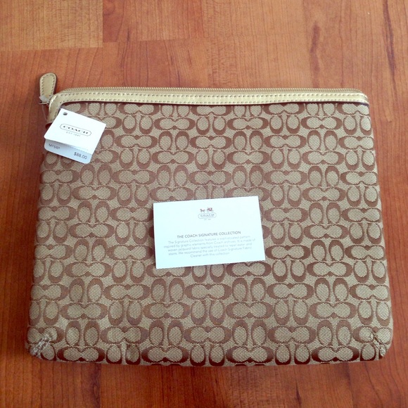 Coach Accessories - NWT Coach Khaki iPad Tablet Sleeve