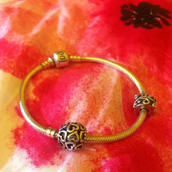 Pandora bracelet, 17cm/6.7in + 2 charms