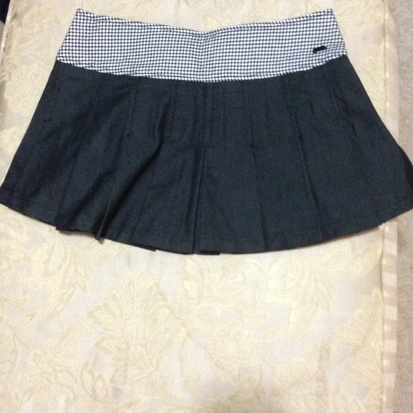 Sexy wrap around skirt from Europe! - Picture 3 of 4