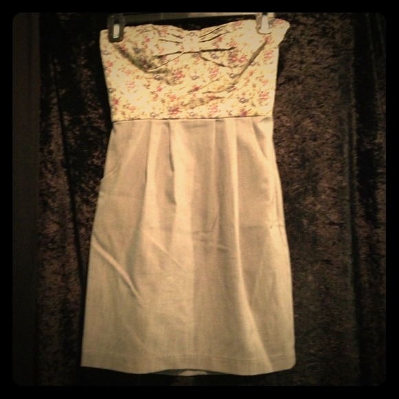 Strapless dress