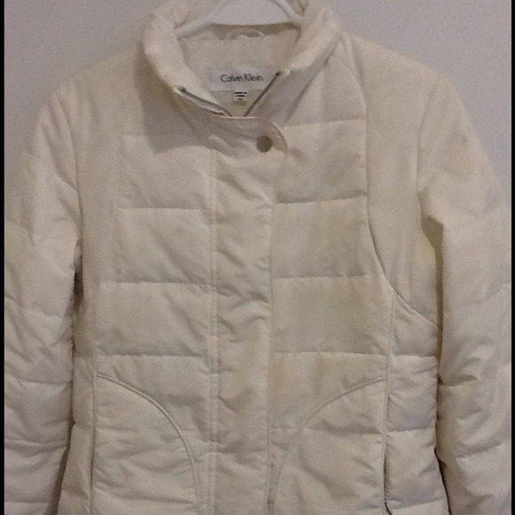 🎁SOLD on EBay🎁Pristine white down jacket