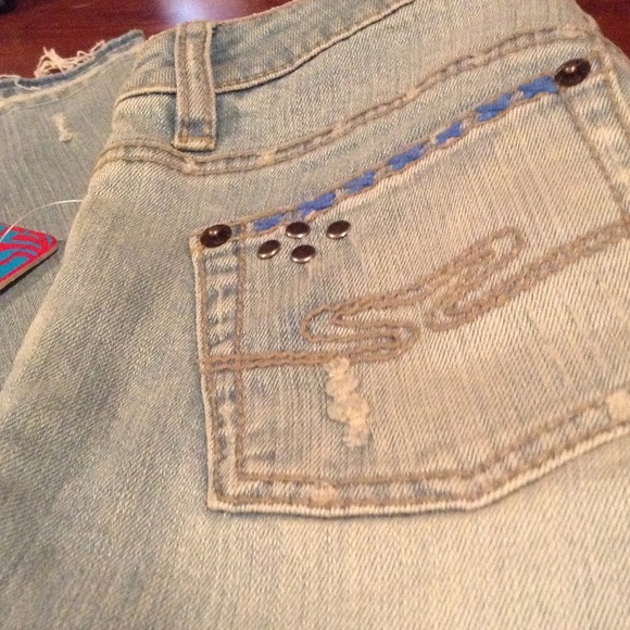 Patched Embellished (Sally Mack) - Picture 3 of 3