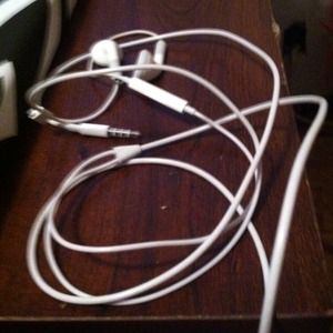 iPhone/iPod headphones