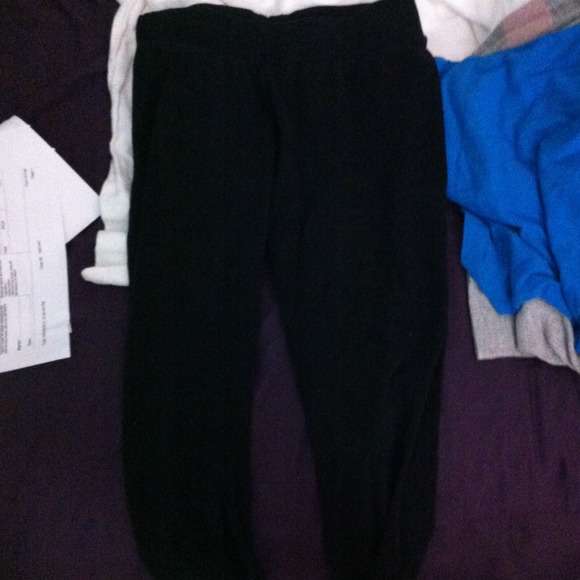 Black crop leggings