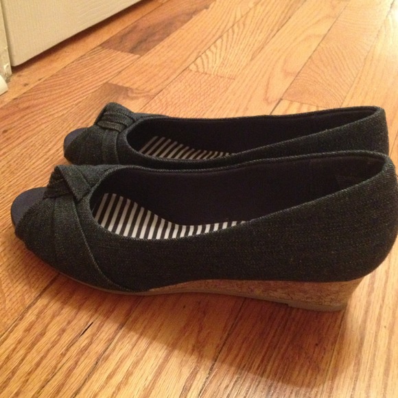 Shoes Bundle or Separate - Picture 2 of 2