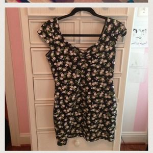 🚫SOLD🚫Floral H&M fitted dress !!!