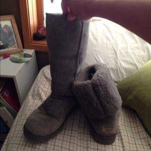 Tall grey uggs