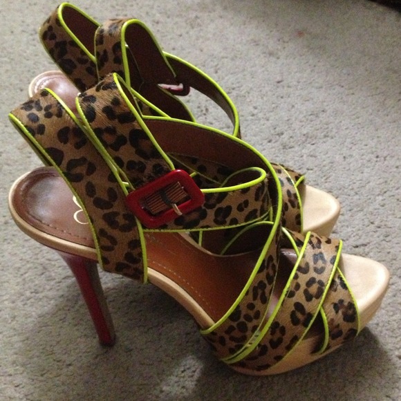 BOGO ALL SHOES: Jessica Simpson
