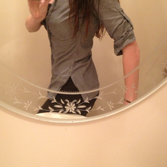 Light gray button up top! - Picture 3 of 4