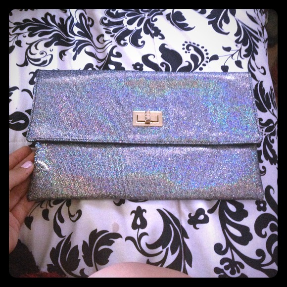 Multi color clutch