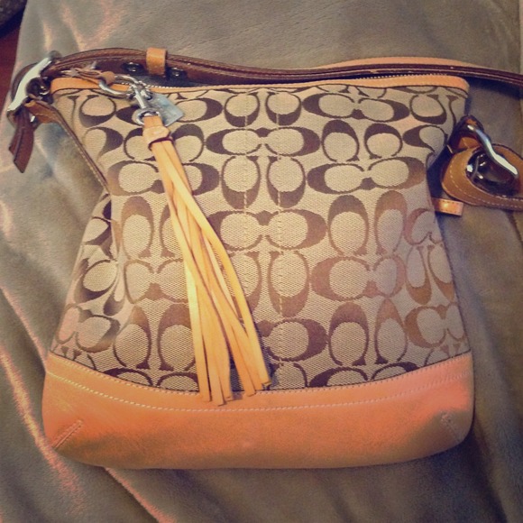 Coach Handbags - Brown c's coach bag.