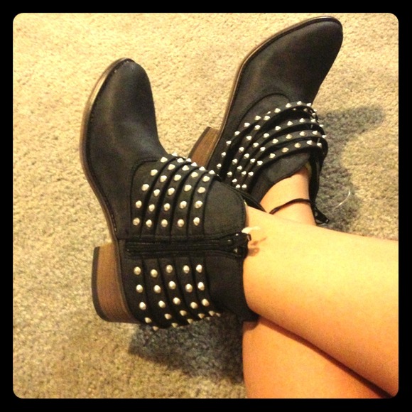 Black boots ⭐