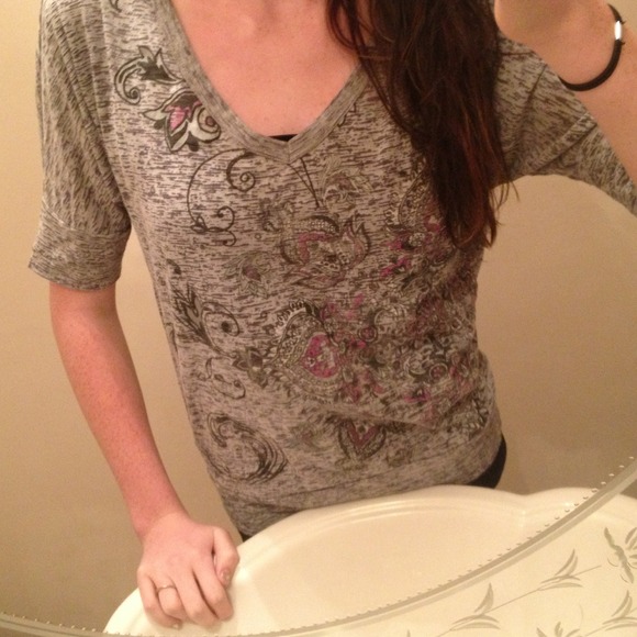 Gray top with purple an black designs! - Picture 1 of 4
