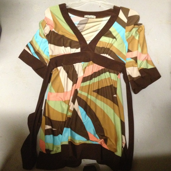 Beautiful shirt. Great if u like browns - Picture 1 of 1