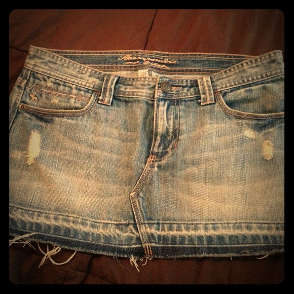 Abercrombie Jean Skirt (Size 4)