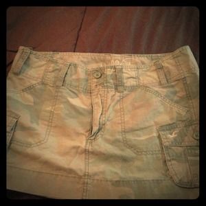Hollister Skirt (Size 7)