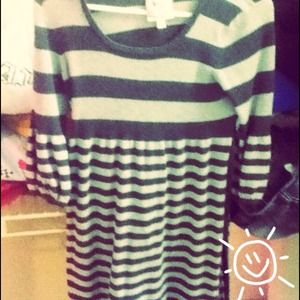 Stripped gray and black 3/4 length sleeve shirt