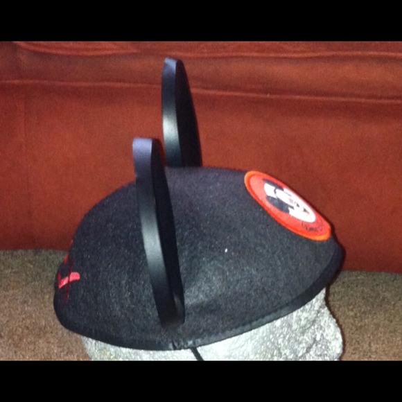 Very cool ALEX stitched authentic Mickey ears/hat - Picture 4 of 4
