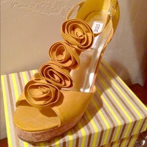 Steve by Steve Madden Floral Wedges **Never Worn*