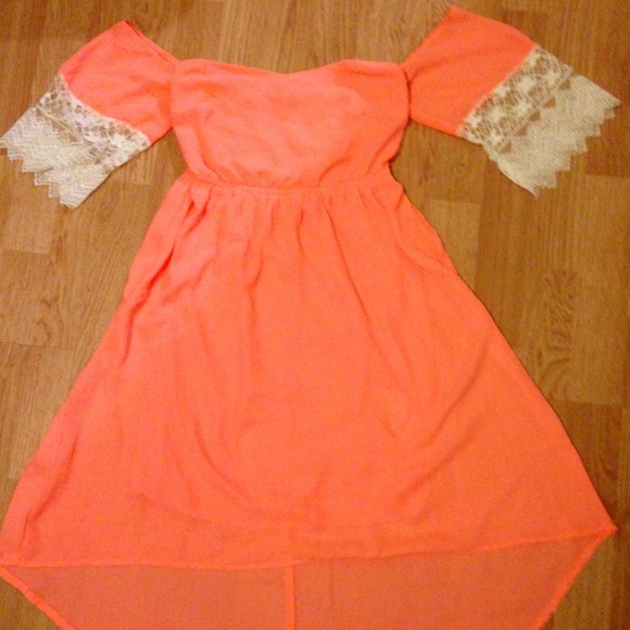 Strapless sun dress. Size small! Attached arms !