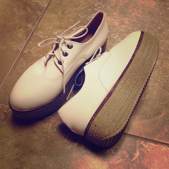White Wedges