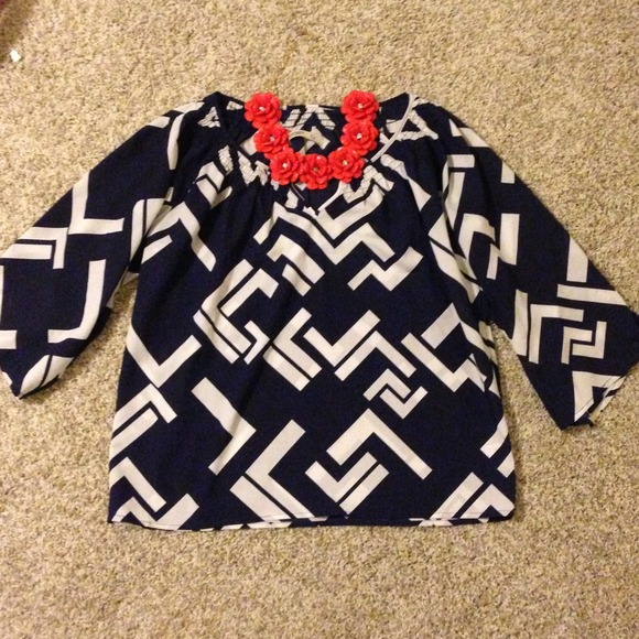 ❌SOLD❌ Old Navy Geometric Blouse