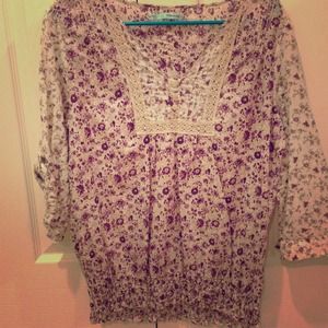 🚫Sold in bundle🚫 Floral 3/4 sleeve top!