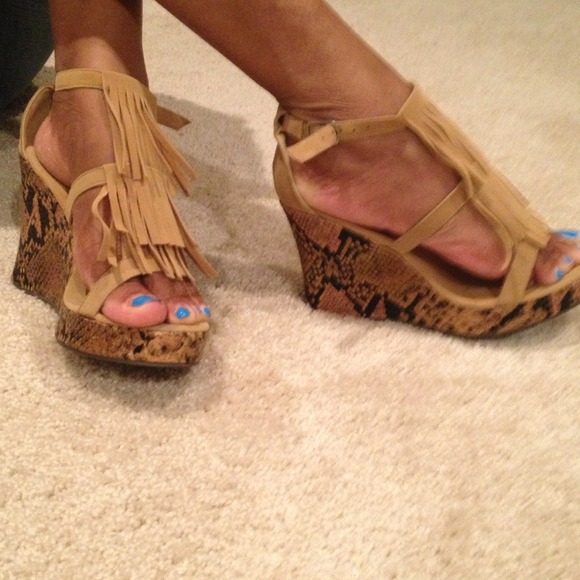 Fringed wedge sandals
