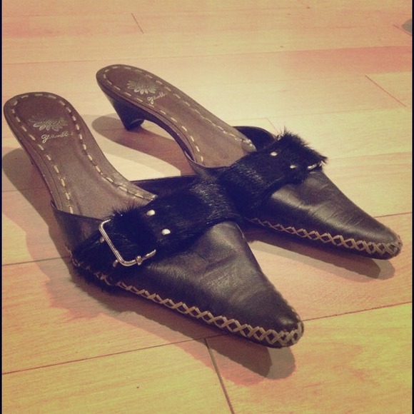 ❌SOLD❌Leather Kitten Heels