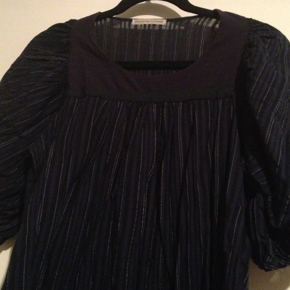 ❗Sale❗Navy Blue Top - Picture 2 of 3