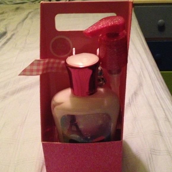 Bath and body works Paris amour - Picture 1 of 2
