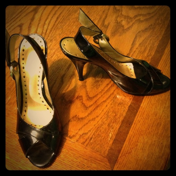 BCBG shoes