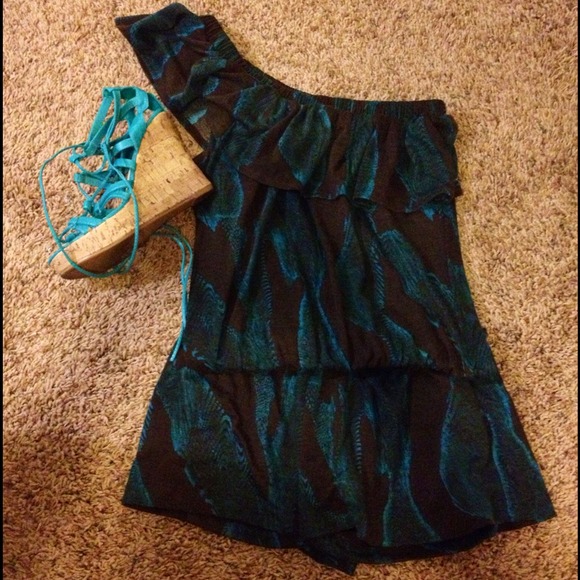 Rock out in a romper 😘