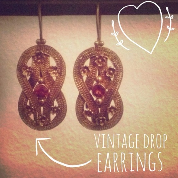 Vintage gold drop earrings