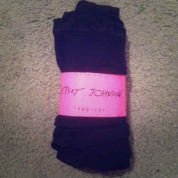 Betsey Johnson leggings 💞