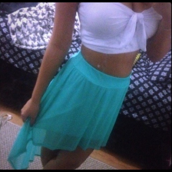 Hi-low turquoise skirt.