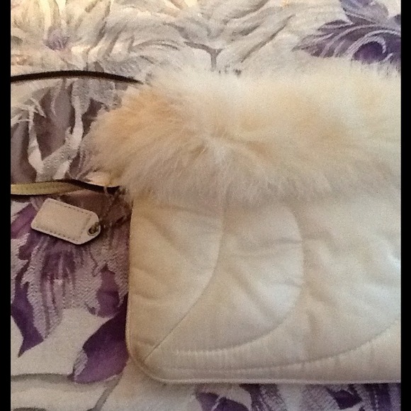 SOLD.       Coach Wristlet - JW23 - Picture 2 of 4