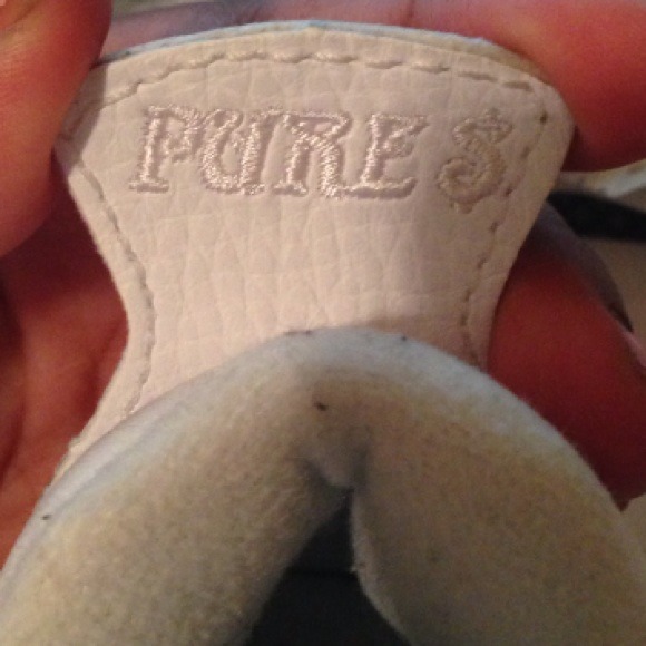 Jordan 4 - Picture 2 of 4