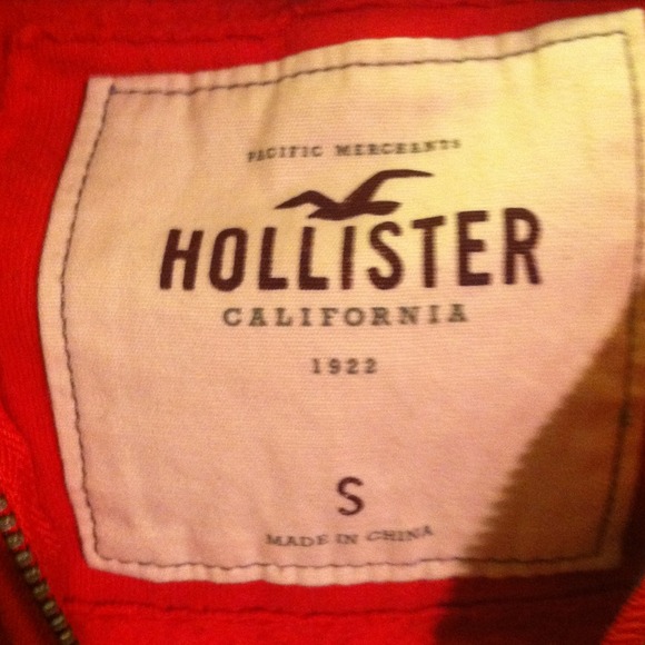 Red Hollister Dana point sweat shirt! - Picture 2 of 3