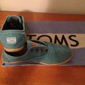Light blue TOMS