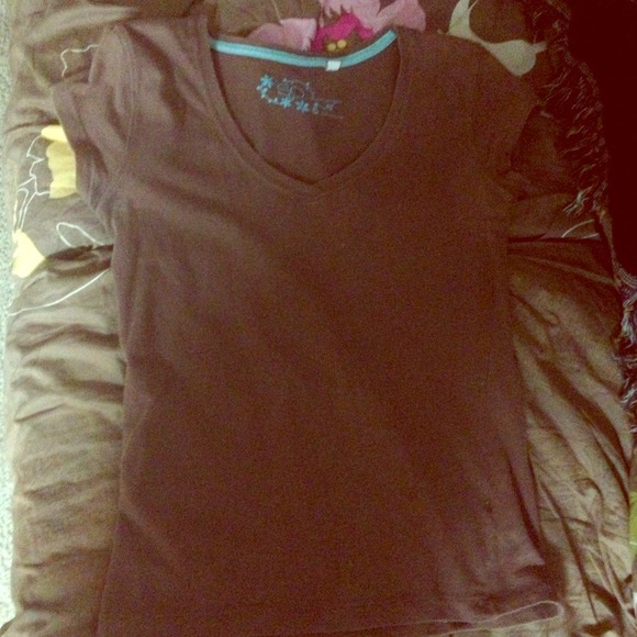 🍂SO brown V Neck Tee🍂