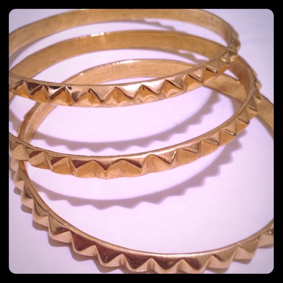 GOLD PYRAMID BANGLE SET